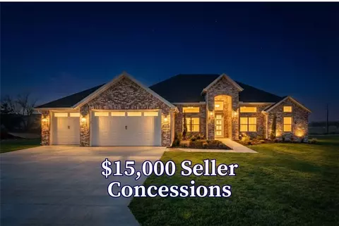 690 Shooting Star Ln, Lowell, AR 72745