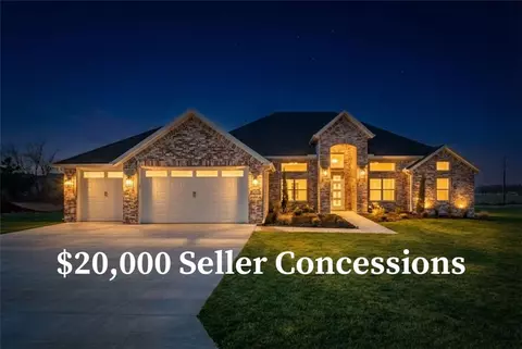 690 Shooting Star Ln, Lowell, AR 72745