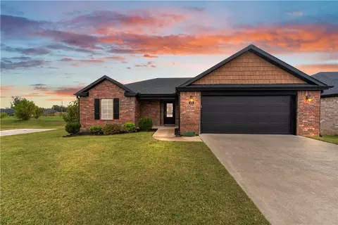 470 Brooke St, Springdale, AR 72762