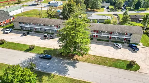 1810 1820 Twin Springs St, Siloam Springs, AR 72761