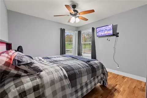 Bedroom - 1400 Capps Rd, Harrison, AR 72601 photo 4 of 10