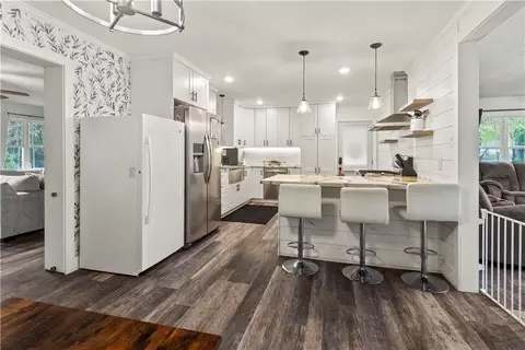 Kitchen - 1400 Capps Rd, Harrison, AR 72601 photo 1 of 3