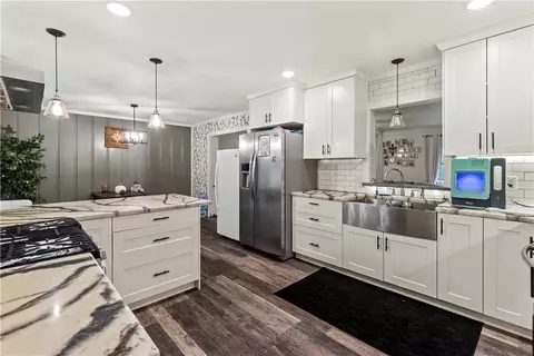 Kitchen - 1400 Capps Rd, Harrison, AR 72601 photo 3 of 3