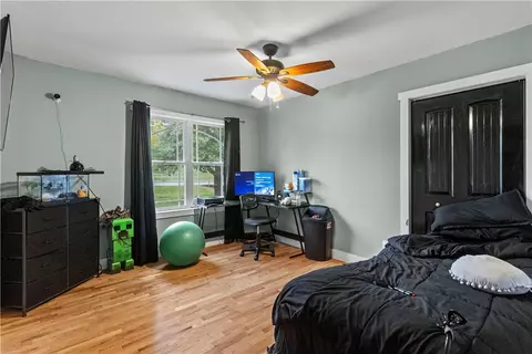 Bedroom - 1400 Capps Rd, Harrison, AR 72601 photo 3 of 10