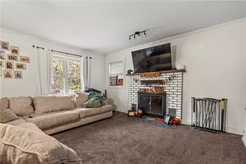 Living - 1400 Capps Rd, Harrison, AR 72601 photo 3 of 4