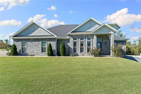 2901 W Dogwood St, Rogers, AR 72758