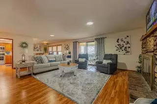 2 Mindy Ln, Bella Vista, AR 72715
