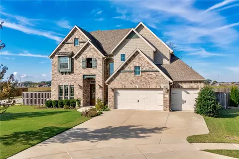 6104 S 29th St, Rogers, AR 72758