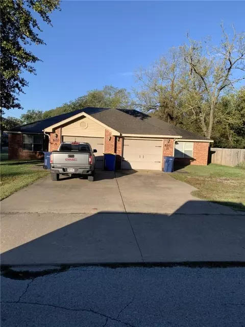 620 S Elm St, Siloam Springs, AR 72761