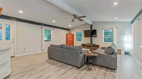 4 Rader Ln, Bella Vista, AR 72715