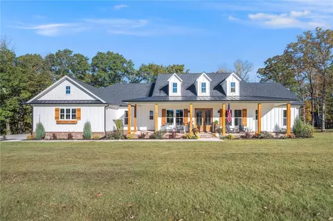 560 Forrest Dr, Pea Ridge, AR 72751