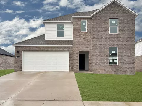 2410 Longfellow Dr, Bentonville, AR 72713
