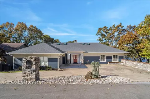 36 Churchill Dr, Bella Vista, AR 72715
