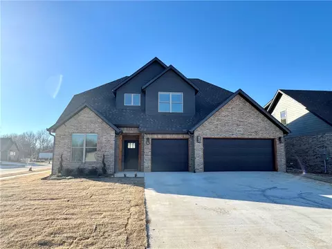 4804 SW Scarlet Oak St, Bentonville, AR 72713