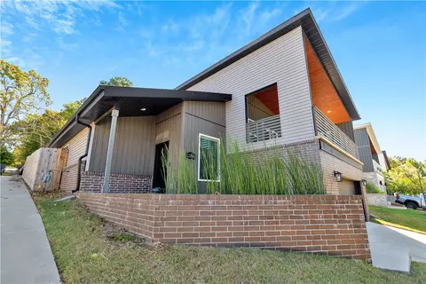 2396 N Freshwater Ave, Fayetteville, AR 72703