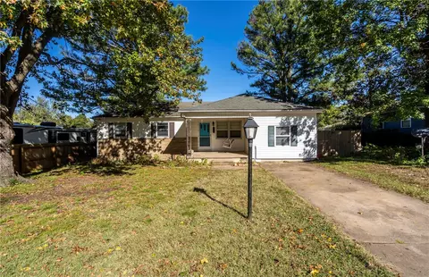 825 W Granite St, Siloam Springs, AR 72761