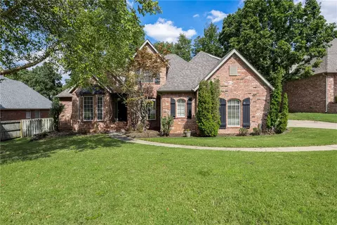 3434 Chatsworth Rd, Fayetteville, AR 72703