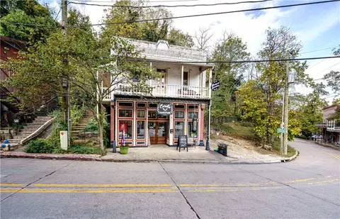 50 Main St, Eureka Springs, AR 72632