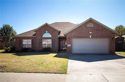 4653 Soapstone Dr, Fayetteville, AR 72704