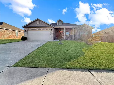 2403 Maplewood Dr, Lowell, AR 72745