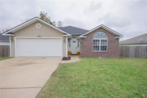 151 Elizabeth Dr, Huntsville, AR 72740