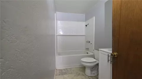 Bath - 408 S Washington Ave, Plainview, AR 72857 photo 1 of 1