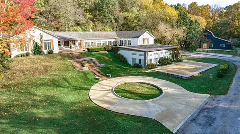 8442 E Mcnelly Rd, Bentonville, AR 72712