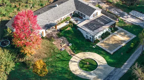 8442 E Mcnelly Rd, Bentonville, AR 72712