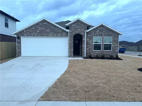 4604 W Aurora St, Fayetteville, AR 72704