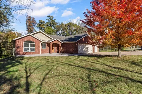 15 Valiant Cir, Bella Vista, AR 72715