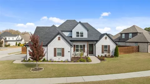1611 Grace Pl, Bentonville, AR 72713