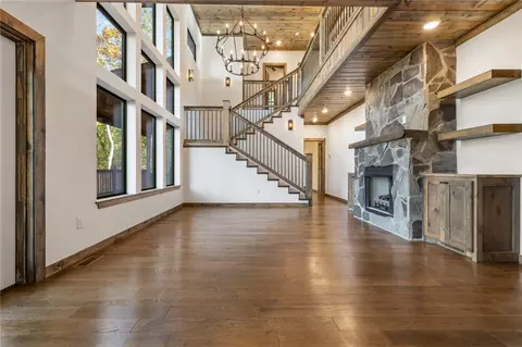 Living - 2452 Ar 74 E, Jasper, AR 72641 photo 1 of 7