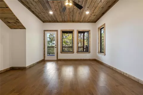 Living - 2452 Ar 74 E, Jasper, AR 72641 photo 6 of 7