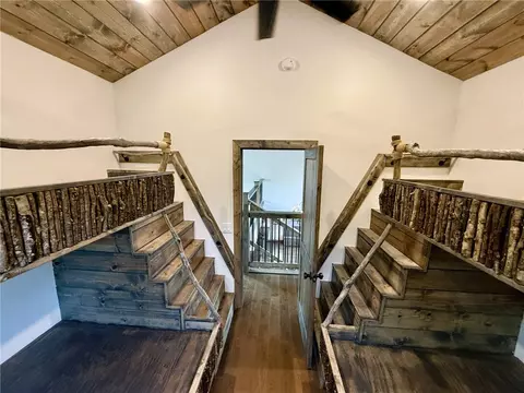 Entry Way - 2452 Ar 74 E, Jasper, AR 72641 photo 3 of 7