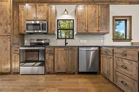 Kitchen - 2452 Ar 74 E, Jasper, AR 72641 photo 2 of 2