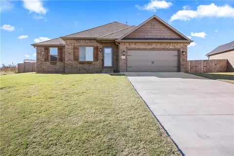 811 Pinnacle St, Prairie Grove, AR 72753