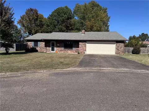 3 Crestwood Ln, Clarksville, AR 72830