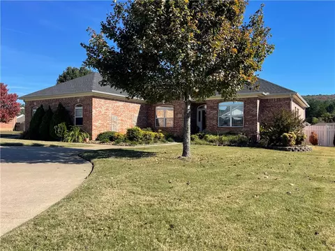 11 Sunfish Ct, Russellville, AR 72802