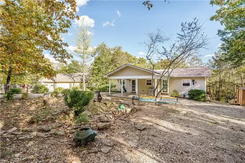 90 Table Rock Dr, Holiday Island, AR 72631