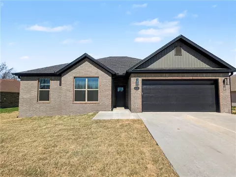 18 Hillswick Dr, Bella Vista, AR 72715