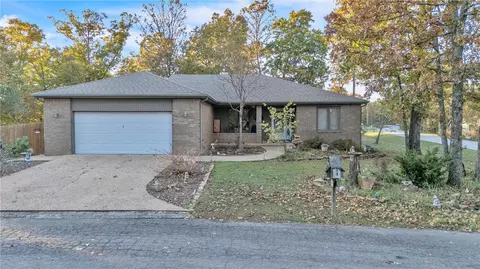 2 Jura Cir, Bella Vista, AR 72715
