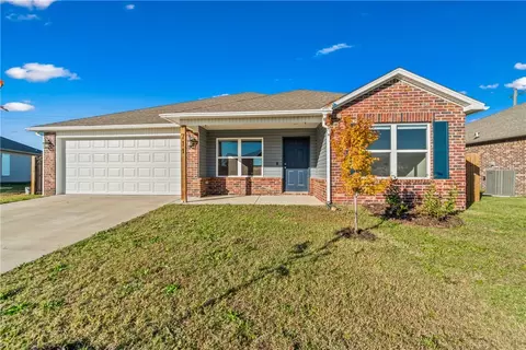 711 Belhaven Rd, Centerton, AR 72719