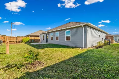 Exterior - 711 Belhaven Rd, Centerton, AR 72719 photo 6 of 7