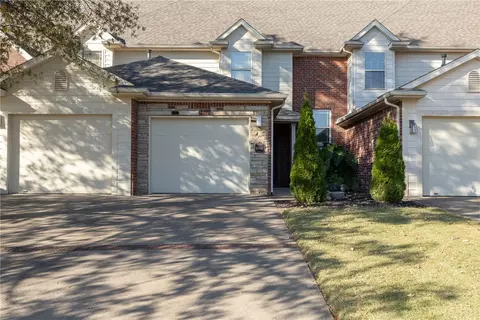 6683 Valley View Rd, Rogers, AR 72758