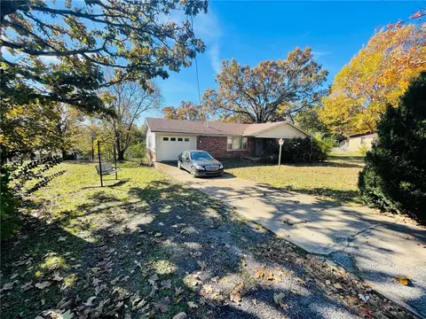 201 Pleasant Ave, Berryville, AR 72616