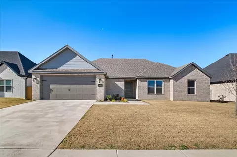 4669 W Triangle St, Fayetteville, AR 72704