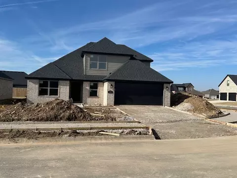 4711 W Triangle St, Fayetteville, AR 72704