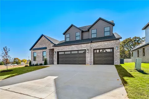 Exterior - 1811 Peacock Rd, Centerton, AR 72719 photo 3 of 6