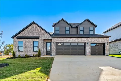 1811 Peacock Rd, Centerton, AR 72719