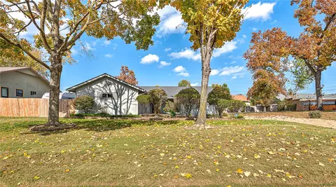 1217 W Countrywood Cir, Rogers, AR 72756